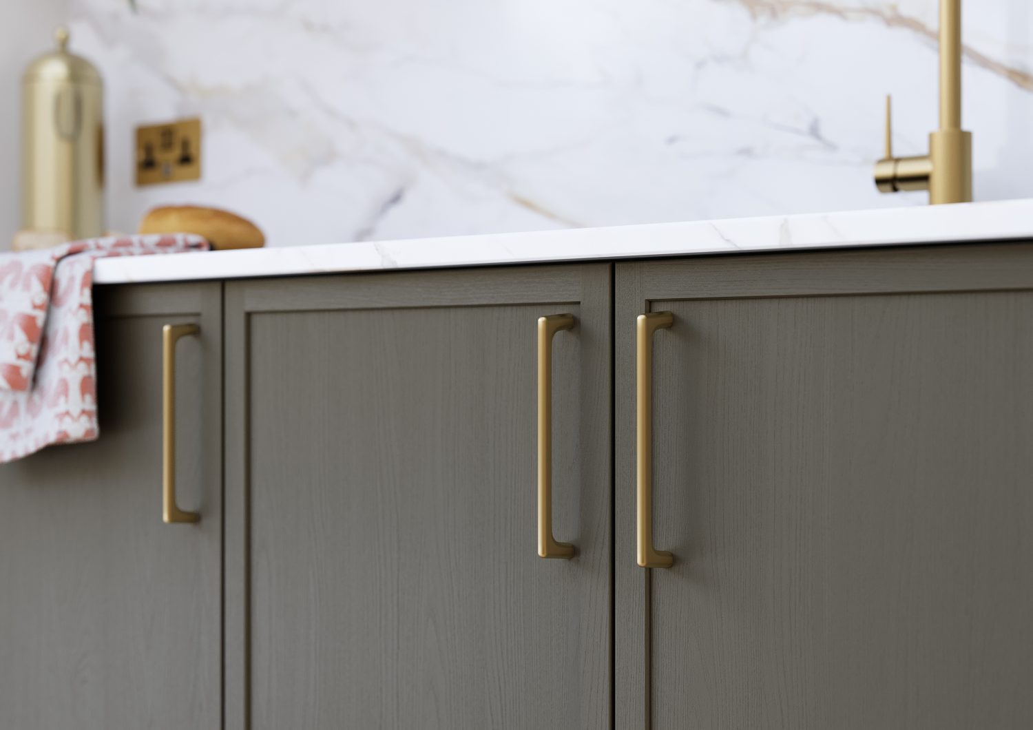 Aria Lava and Cashmere Shaker Doo_D-Handle Cameo